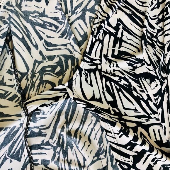 BCBGMAXAZRIA Black and White Print Sheath  Wrap Dress - Picture 11 of 16